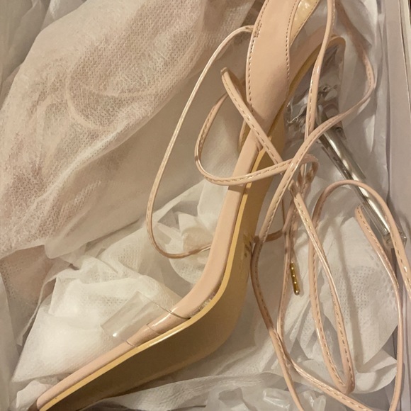 Heels - Picture 4 of 6